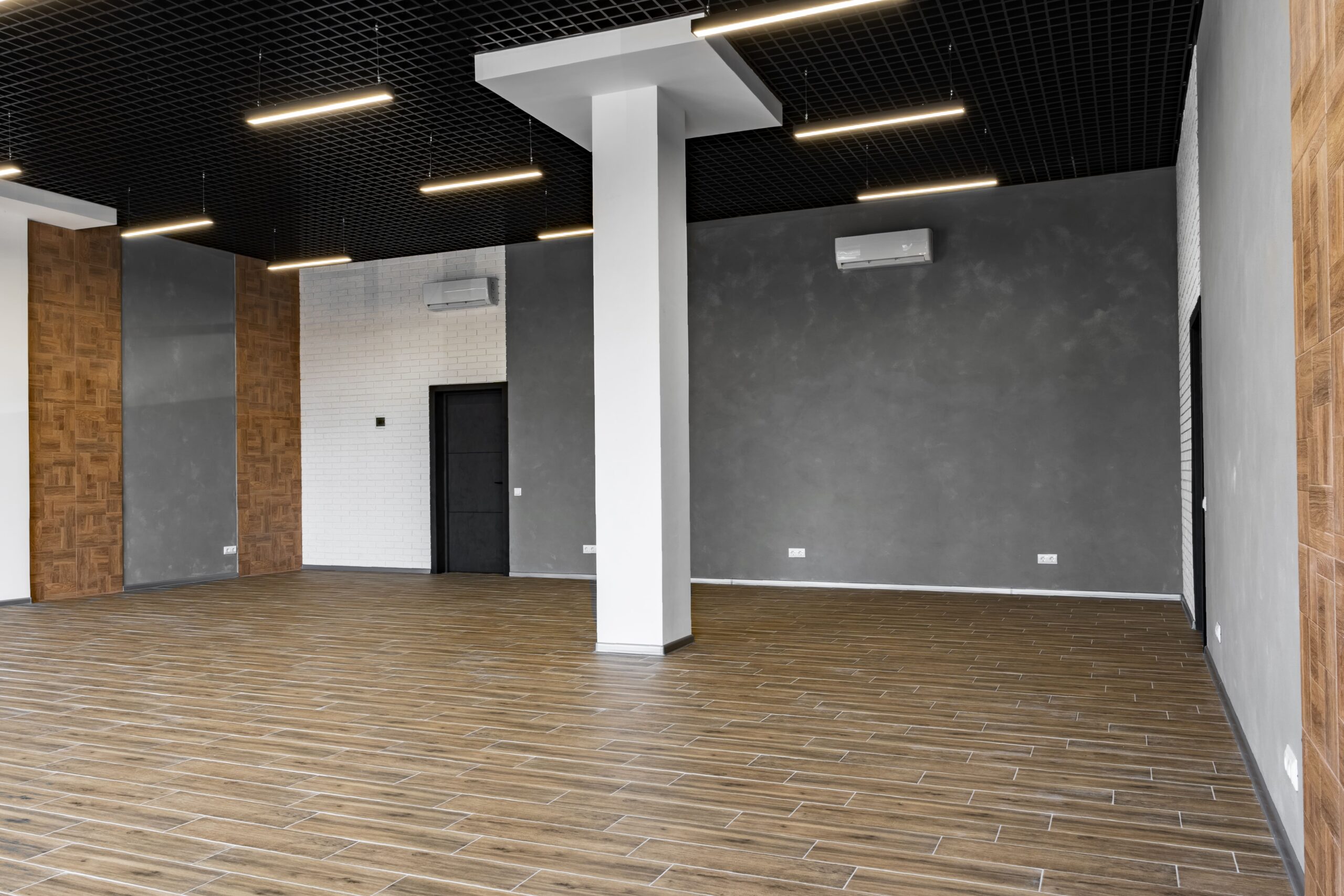 blank-walls-in-empty-loft-style-industrial-office-2023-11-27-05-32-00-utc
