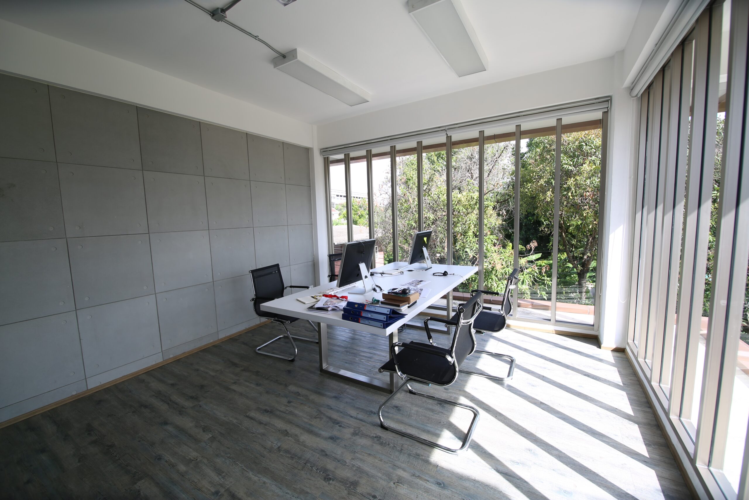 modern-office-space-2025-01-29-08-35-36-utc